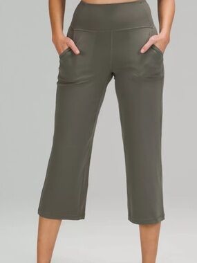 lululemon athletica Olive Cropped Wide-Leg Active Pants